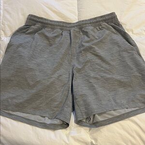 Mens Grey LuLuLemon Athletic Shorts
Size: XL
Length: 5in
No Liner